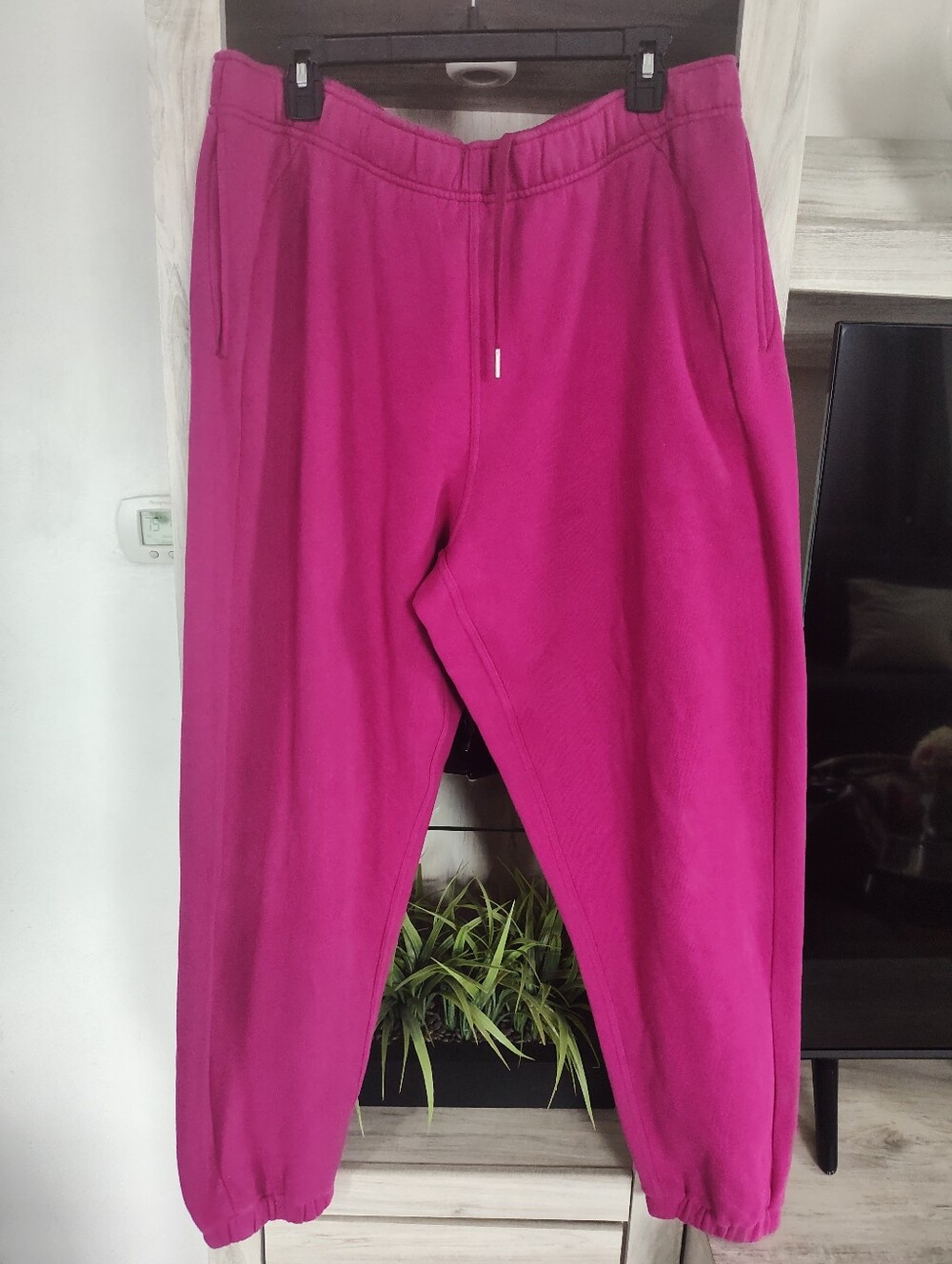 lululemon athletica Bright Magenta Track Joggers Women's SZ XL Excellent